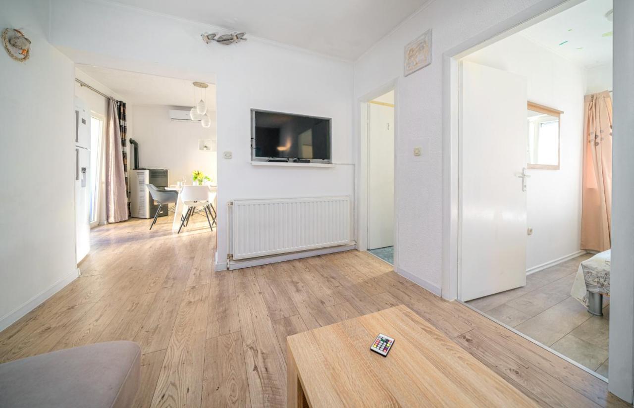 וודיצה Apartmani Gabriella מראה חיצוני תמונה